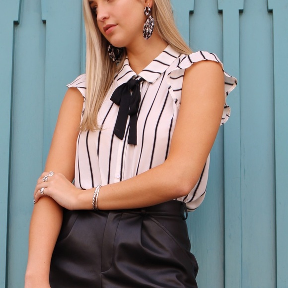 Black and White Striped Tie-Neck Top - Picture 4 of 6